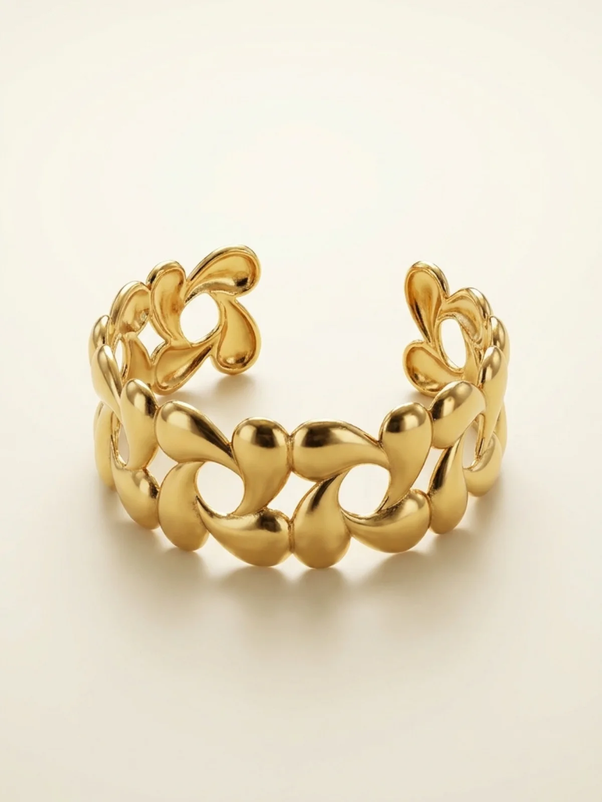 Bold Oval Link Cuff
